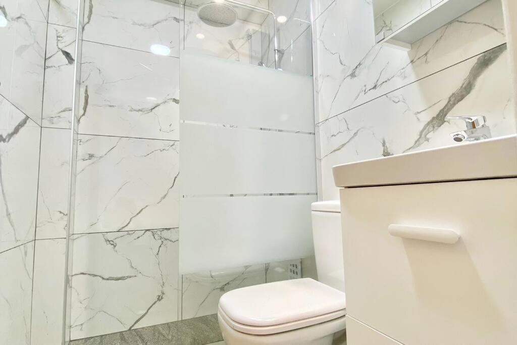 Ferienwohnung Ev Zin - Modern, Cozy, 1 Bed, Pool, 2 Balconies, A105 Paphos Exterior foto
