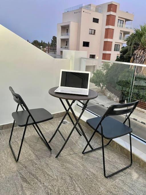 Ferienwohnung Ev Zin - Modern, Cozy, 1 Bed, Pool, 2 Balconies, A105 Paphos Exterior foto