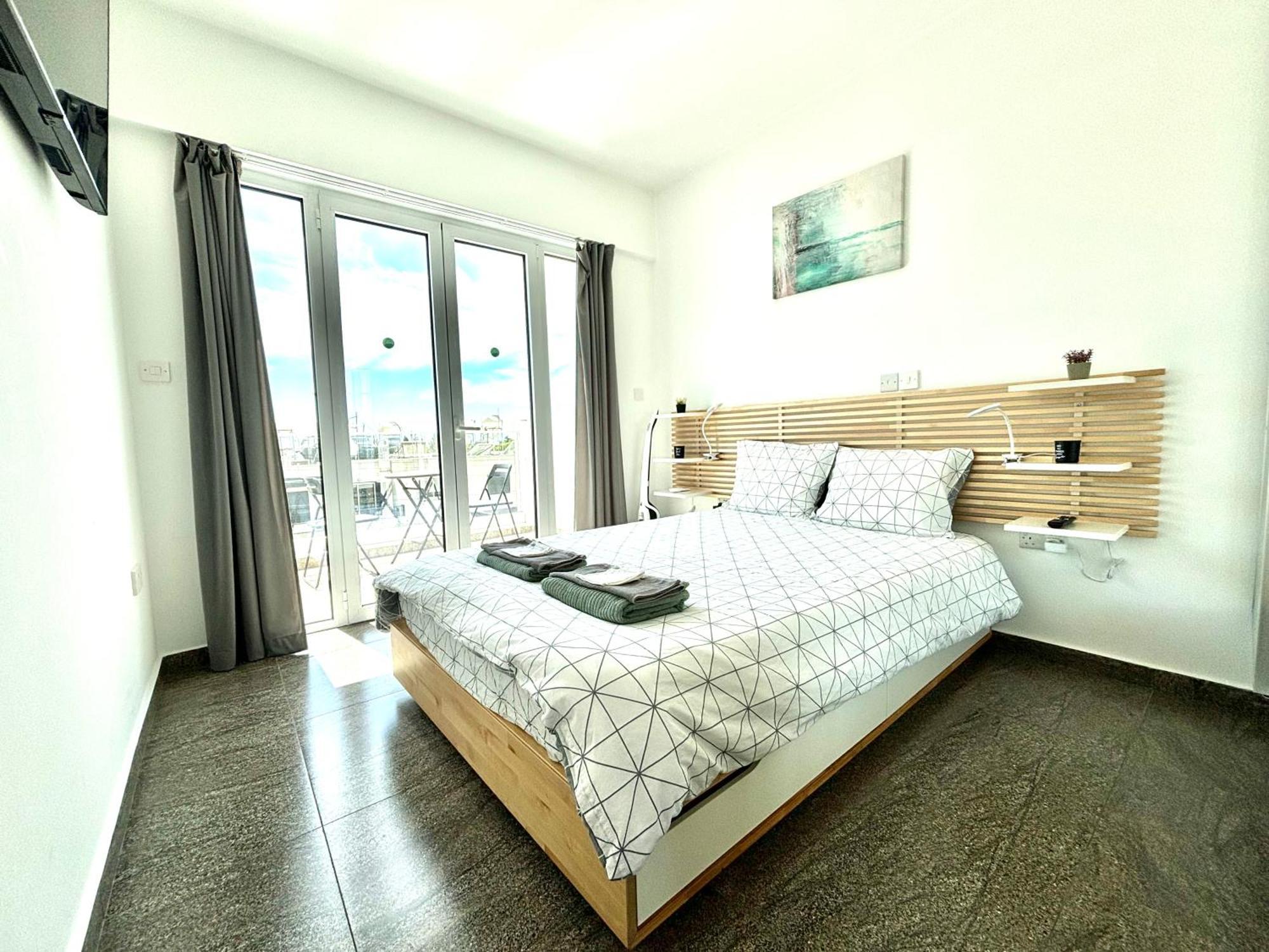 Ferienwohnung Ev Zin - Modern, Cozy, 1 Bed, Pool, 2 Balconies, A105 Paphos Exterior foto